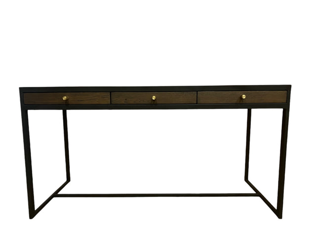 Le Mans desk 150 W x 60 D x 75 H