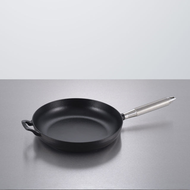 Cast iron frying pan 28 cm Buster + Punch - Staub Collaboration