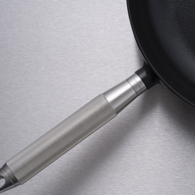 Cast iron frying pan 28 cm Buster + Punch - Staub Collaboration