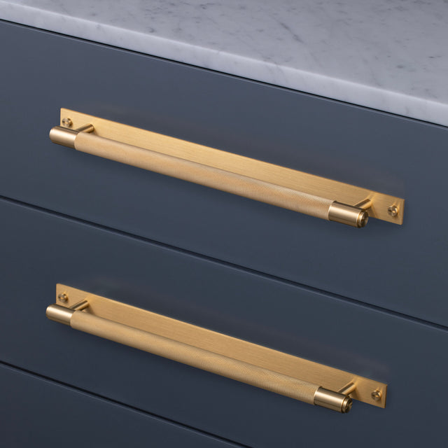 Möbel Cross-Knurl Plate Buster + Punch