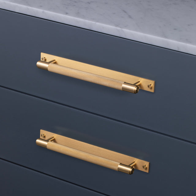 Möbel Cross-Knurl Plate Buster + Punch