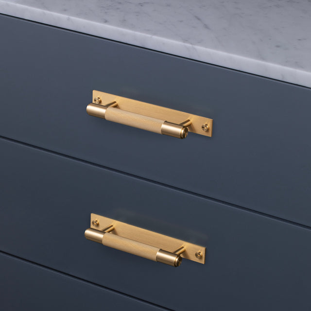 Möbel Cross-Knurl Plate Buster + Punch