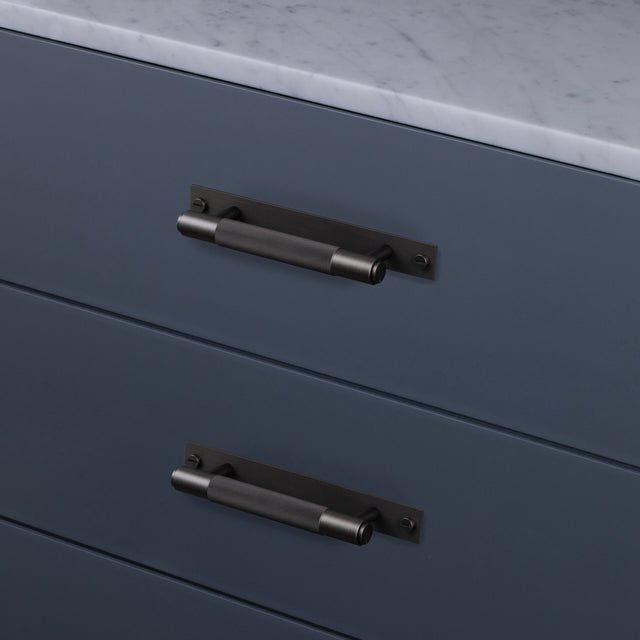 Möbel Cross-Knurl Plate Buster + Punch