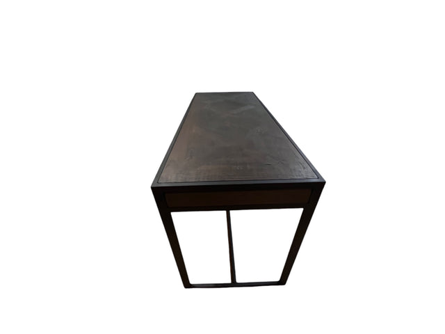 Le Mans desk 150 W x 60 D x 75 H