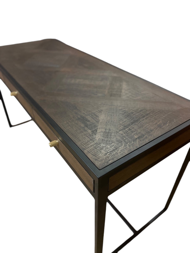 Le Mans desk 150 W x 60 D x 75 H