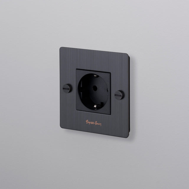 Schuko socket 1G Type F Buster + Punch