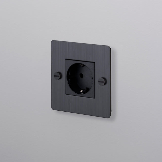 Schuko socket 1G Type F Buster + Punch