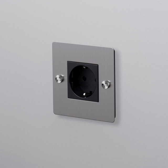 Schuko socket 1G Type F Buster + Punch