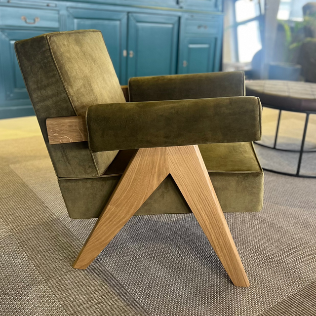 Hardy armchair