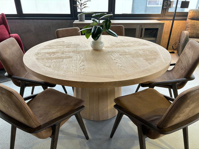 Jake round table in solid oak