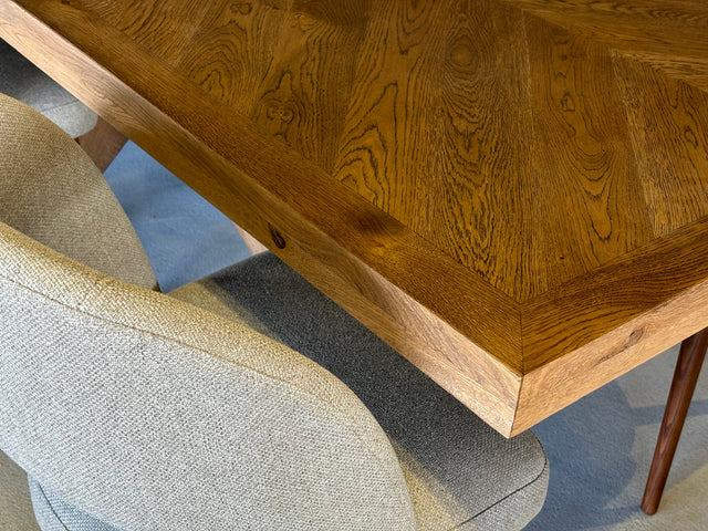 Table de salle à manger en chêne massif Sirius