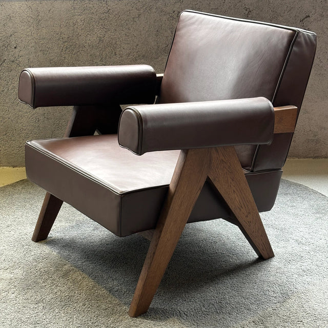 Hardy armchair