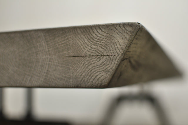 Sputnik Eichenholztisch