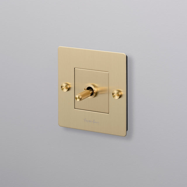 1G Retractable Switch with 1 Buster + Punch Switch