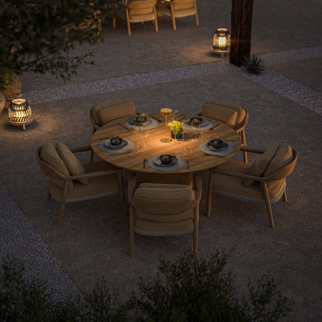 Fotoliu lounge Manutti Yico la masă rotundă Ogado low dining