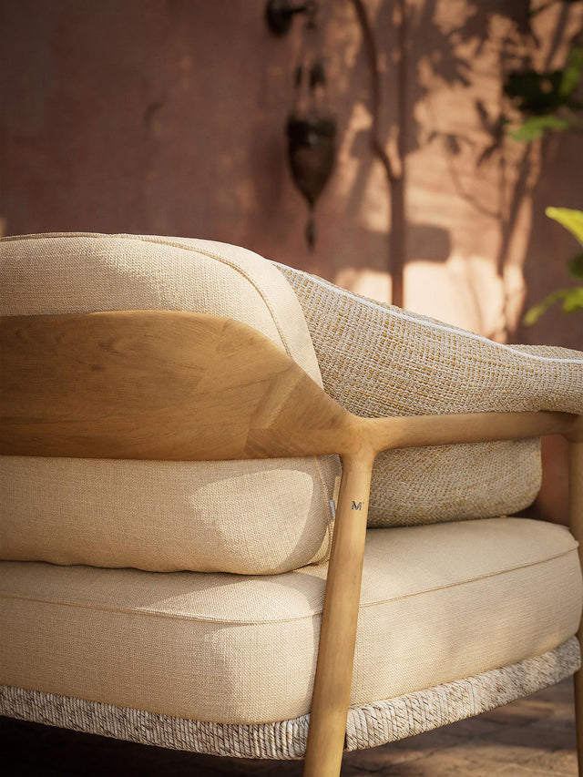Fotoliu Lounge Manutti Yico – Teak Natural și Wicker Împletit